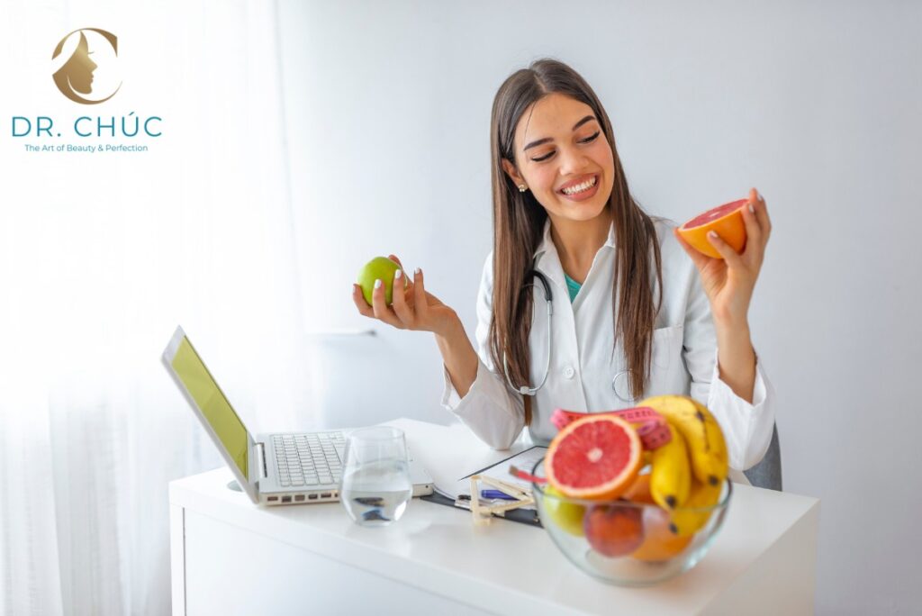 Khám chuyên khoa và xét nghiệm nội tiết sẽ giúp xác định chính xác mức độ suy giảm nội tiết tố tuổi 30 và lựa chọn phương pháp điều trị tối ưu.