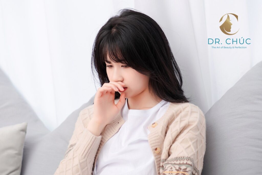 Những sai lầm cần tránh khi xì mũi sau phẫu thuật nâng mũi