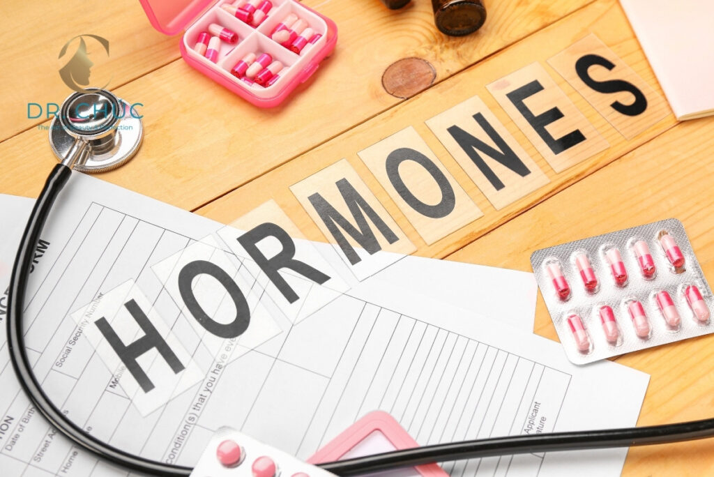 Khi nào nên sử dụng thuốc nội tiết tố sau mãn kinh?