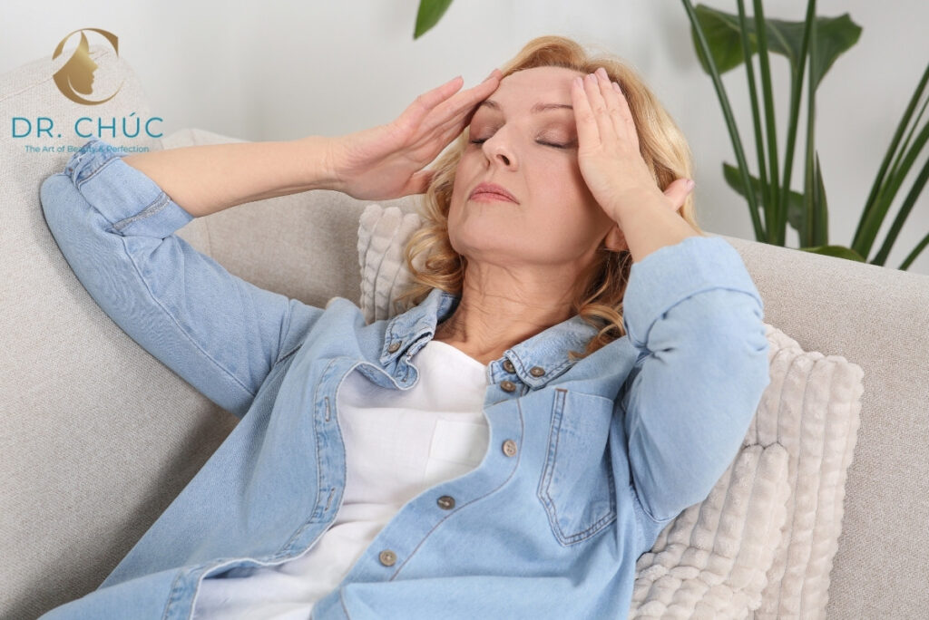 Uống thuốc nội tiết có làm chậm kinh không?