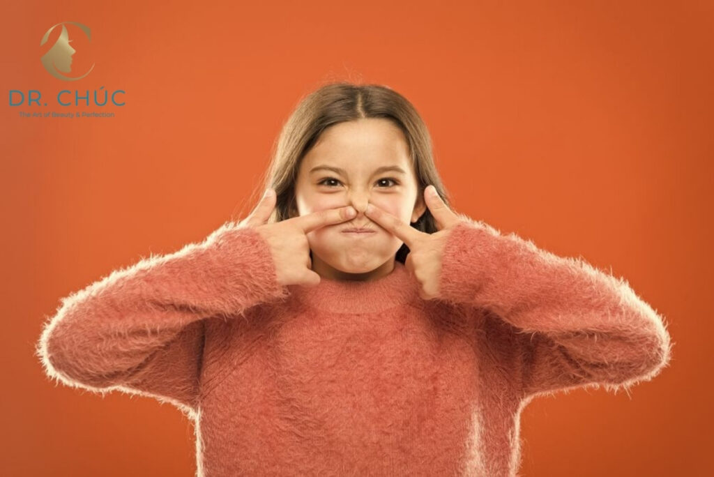 Bài Tập Bóp Cánh Mũi Giúp Dáng Mũi Gọn Hơn