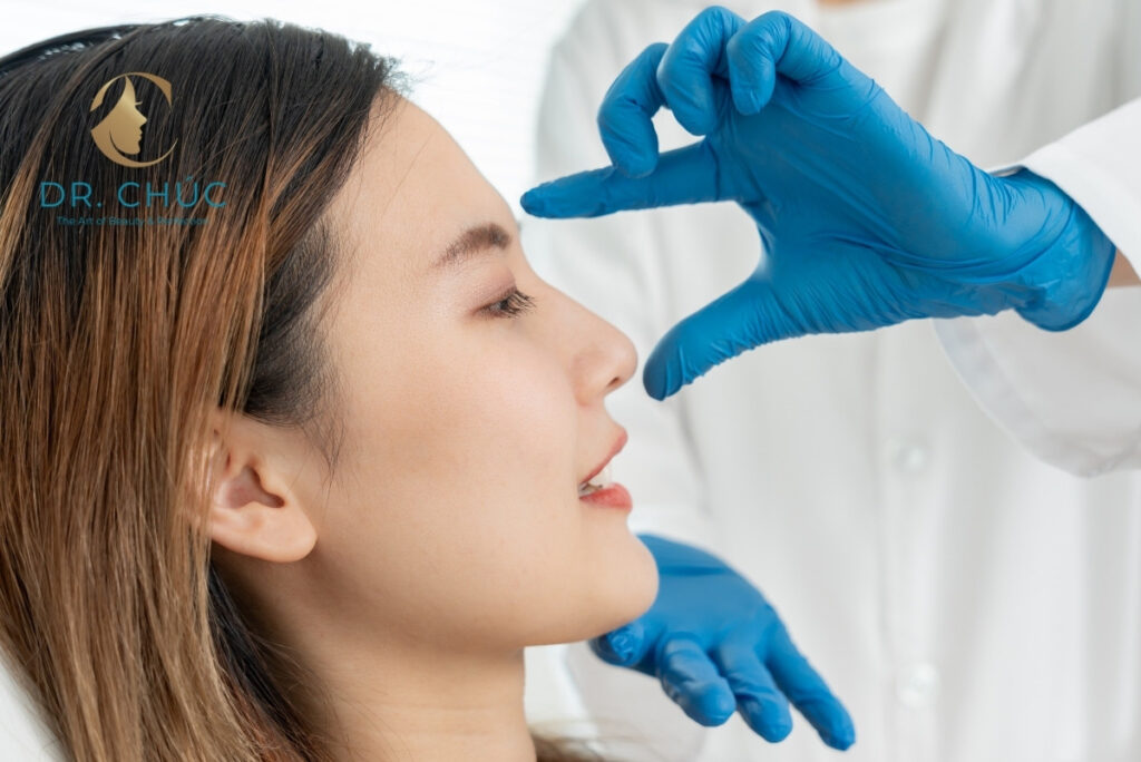 Các yếu tố ảnh hưởng đến mức độ đau khi cân chỉnh cánh mũi