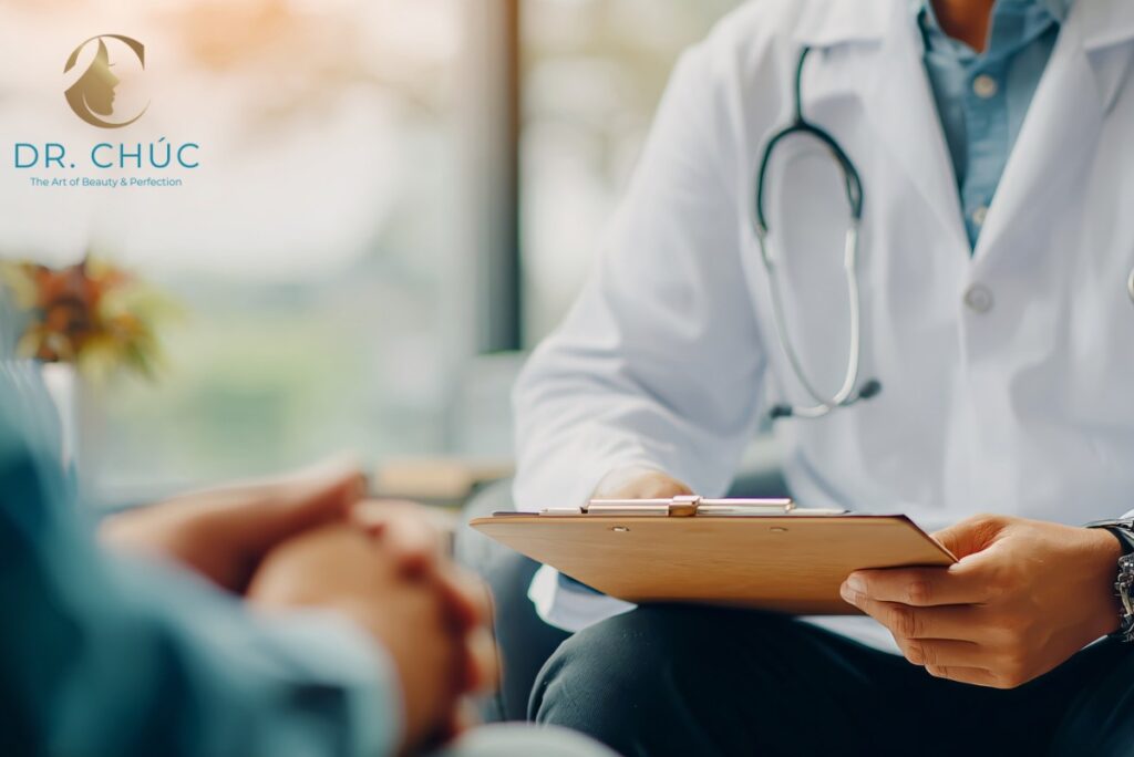 Khi nào cần ngưng dùng lá bàng và đi khám?