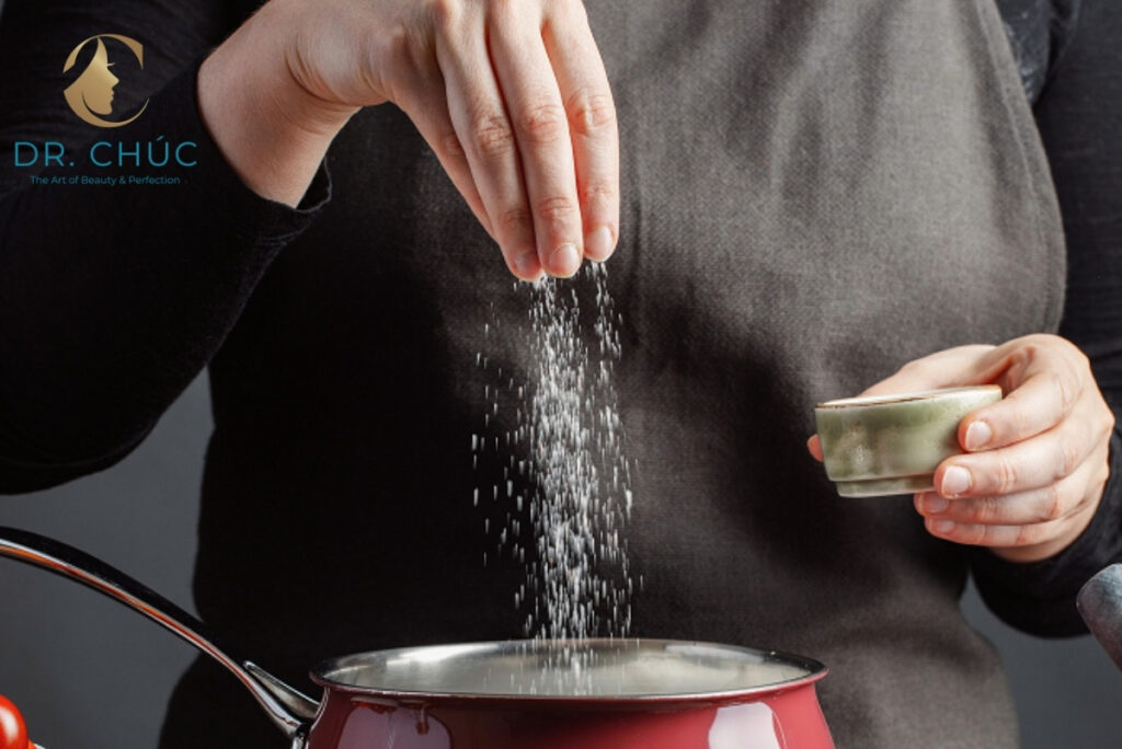 5 nhóm thực phẩm nên tránh khi đang hành kinh