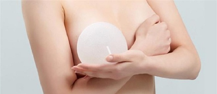 Nâng ngực đặt túi